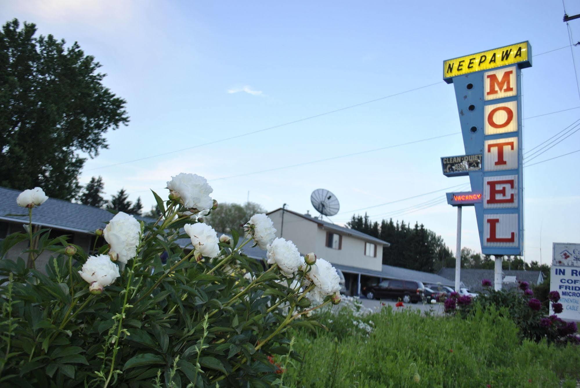 尼帕瓦汽车旅馆 Neepawa 外观 照片